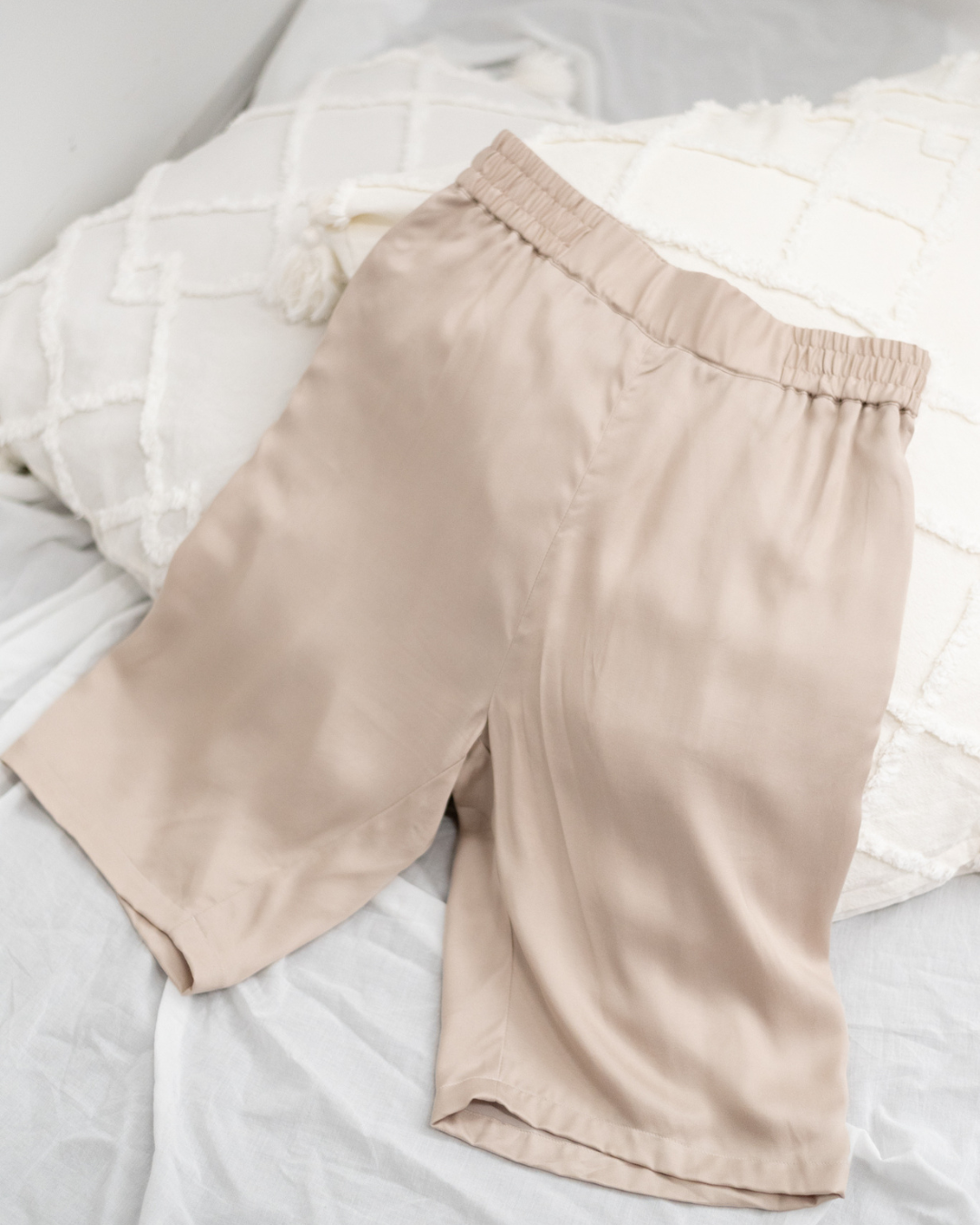 mist shorts / beige